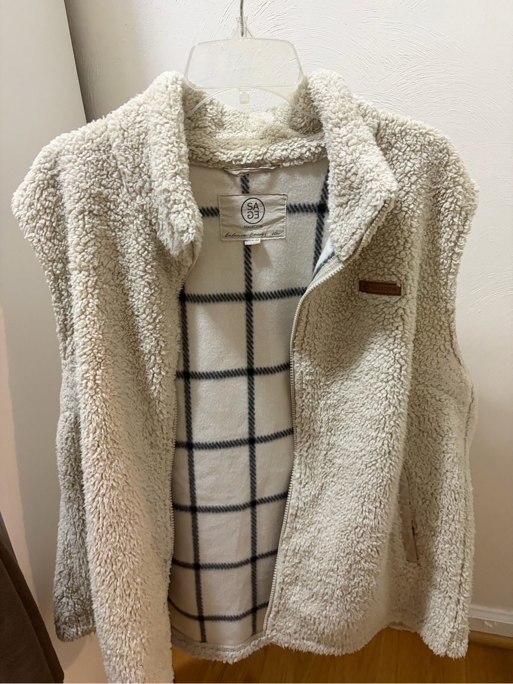 Cozy Cream Sherpa Zip Vest by SA - Picture 2 of 4